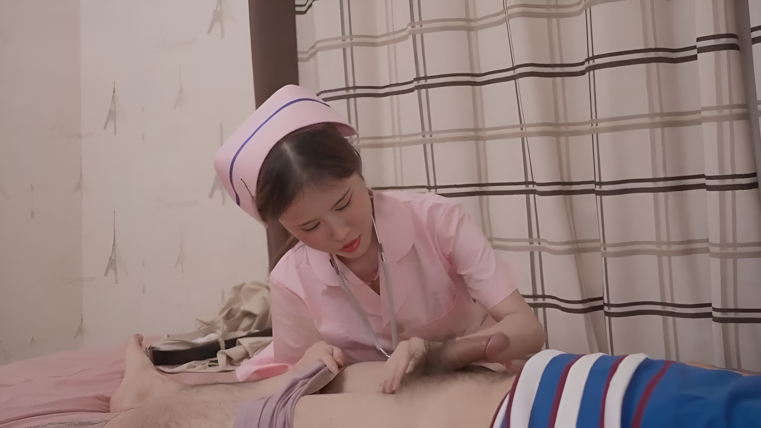 XK-8173 Ang magandang nurse ay sumisipsip ng titi para buhayin ang pasyente